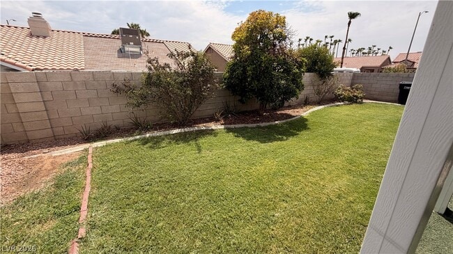 Building Photo - 6263 Dalbergia Ave