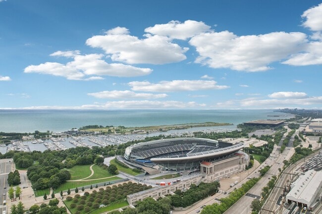 Building Photo - 1335 S Prairie Ave