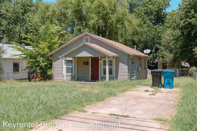 Building Photo - 2 br, 1 bath House - 308 E Greeley Street