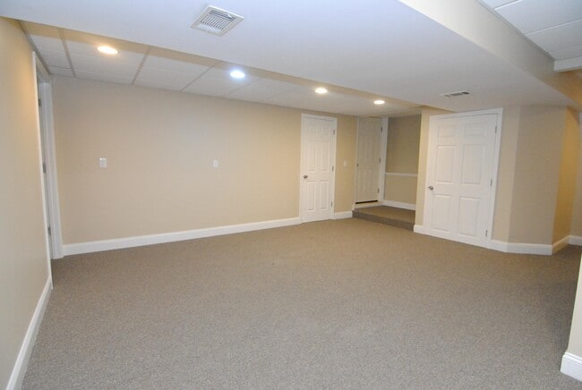 Building Photo - 11 Ventura Cir