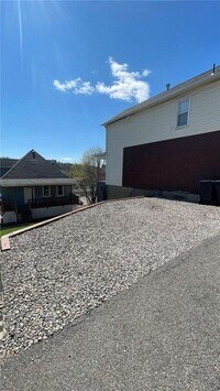 Building Photo - 424 W 7th Ave