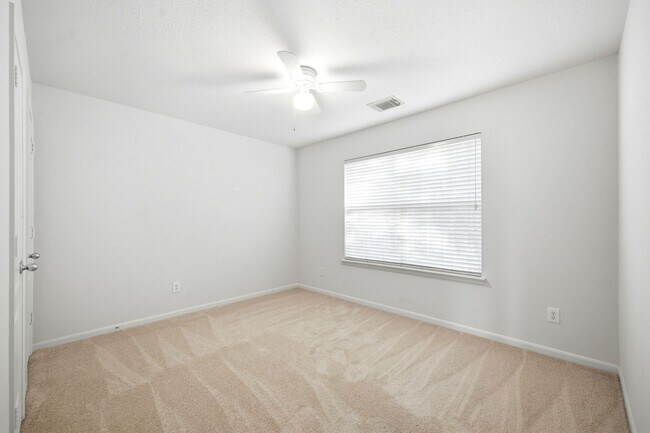 Building Photo - 3830 Misty Falls Ln