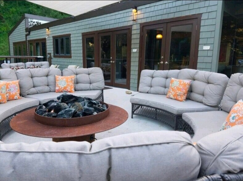 Building Photo - 29090 Robinson Cyn Rd