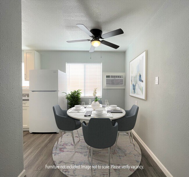 Building Photo - Commerce