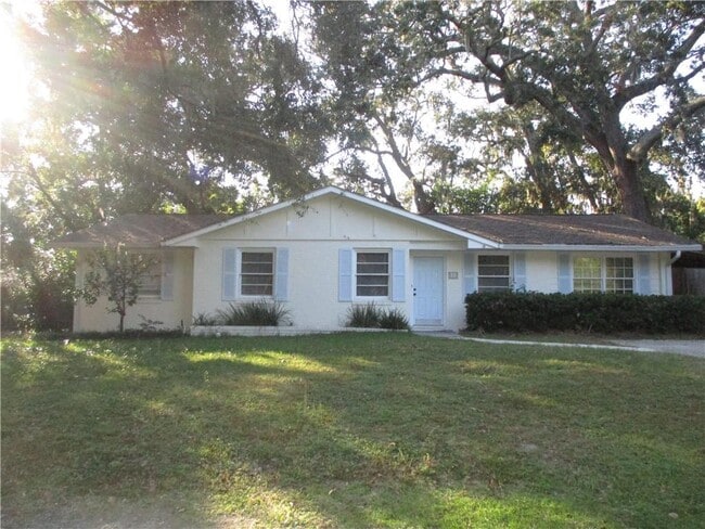 Building Photo - 112 Highland Ave