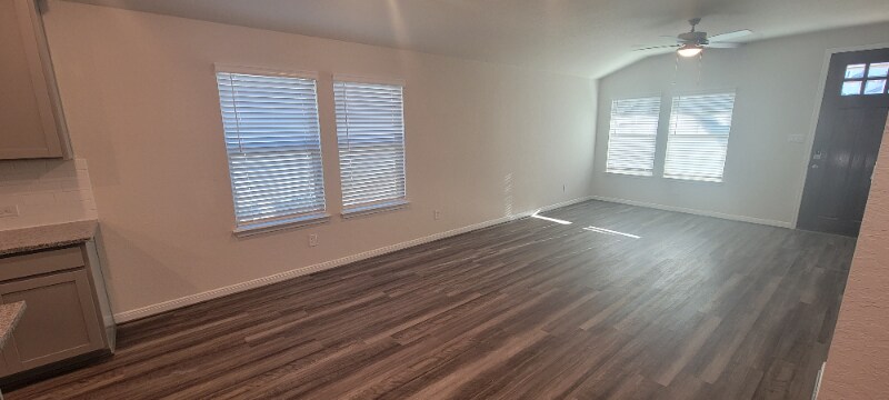 Building Photo - 1231 Meyers Mdw