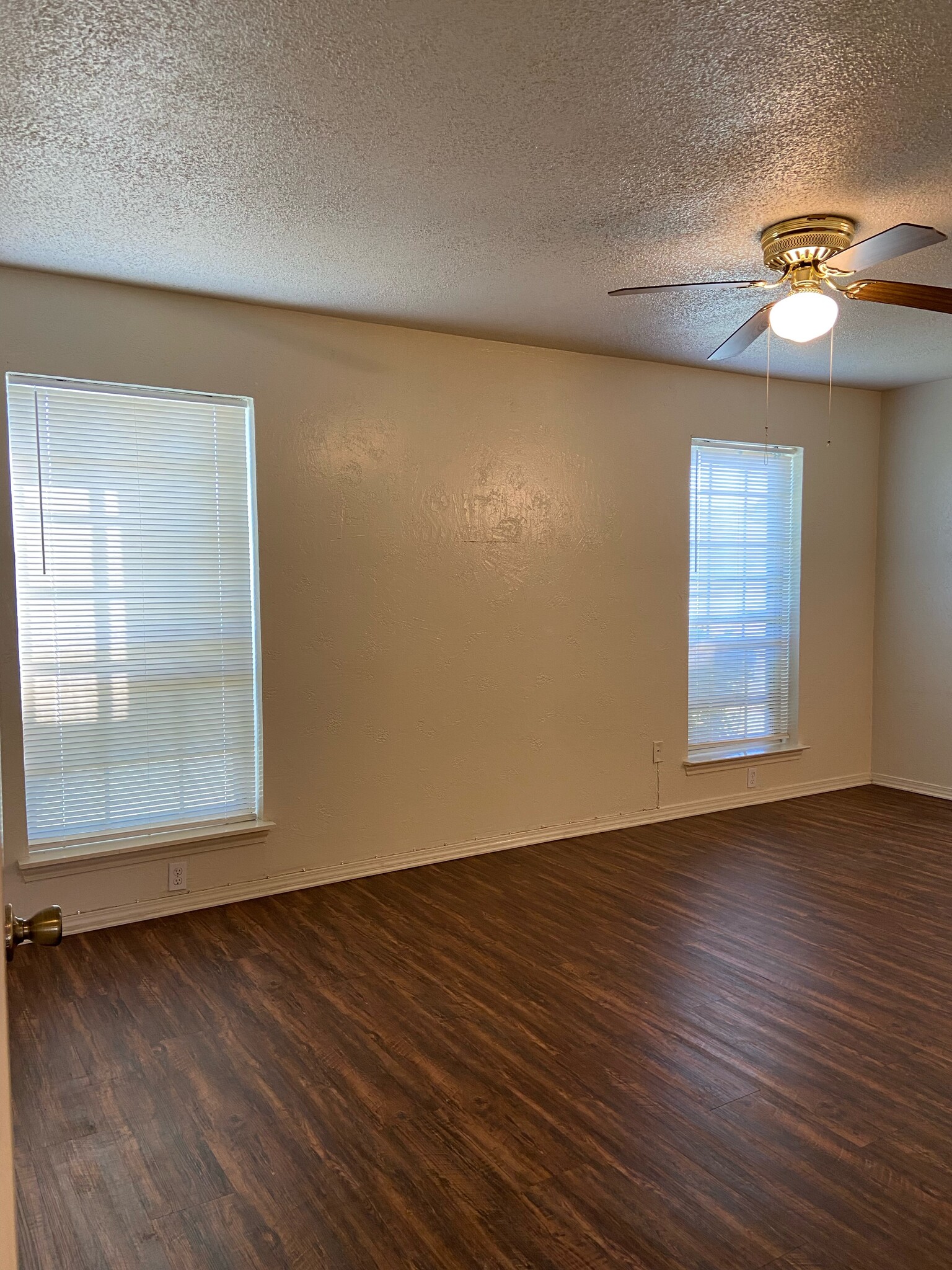 Building Photo - 2129 Poppy Ln