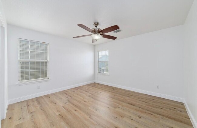 Building Photo - 13106 Crescent Manor Ln