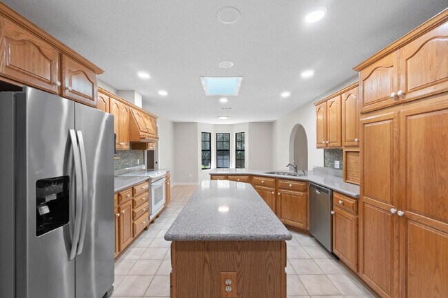 Building Photo - 661 St Lucia Cove