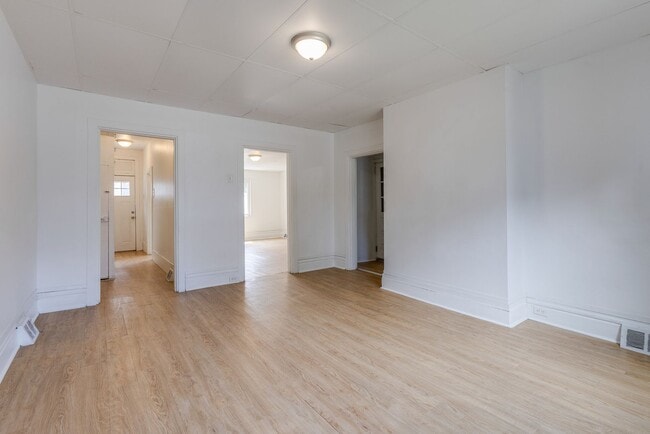 Building Photo - Available JULY 2026 - Renovated 3 Bedroom Home w/ Parking in Mt. Washington!