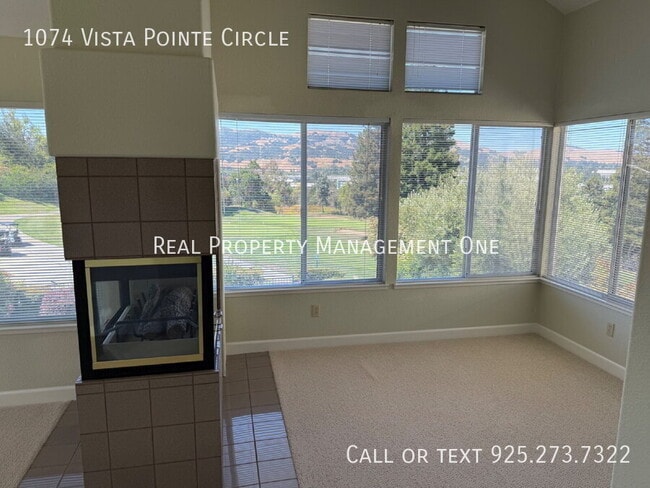 Building Photo - 1074 Vista Pointe Cir