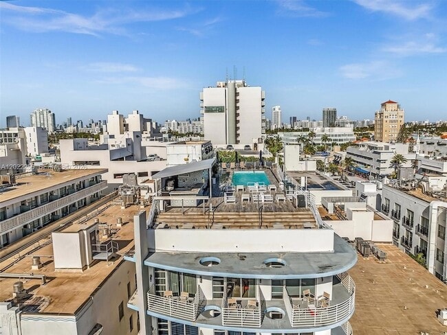Building Photo - 1052 Ocean Dr
