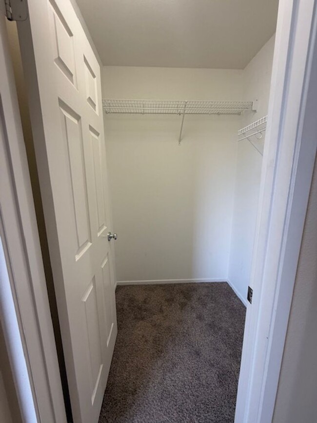 Building Photo - Beautiful Home located in Sunbow