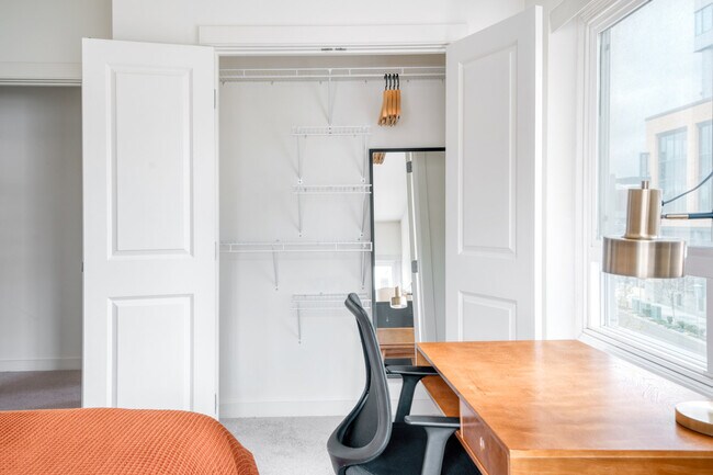 Building Photo - 10410 NE 2nd St