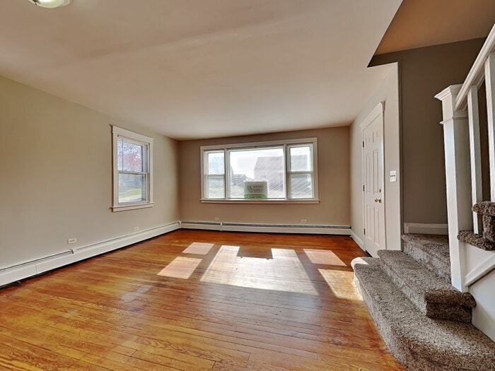 Primary Photo - 7402 School Ave