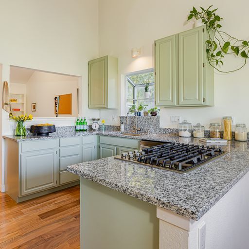 Building Photo - 25 Fir Ave