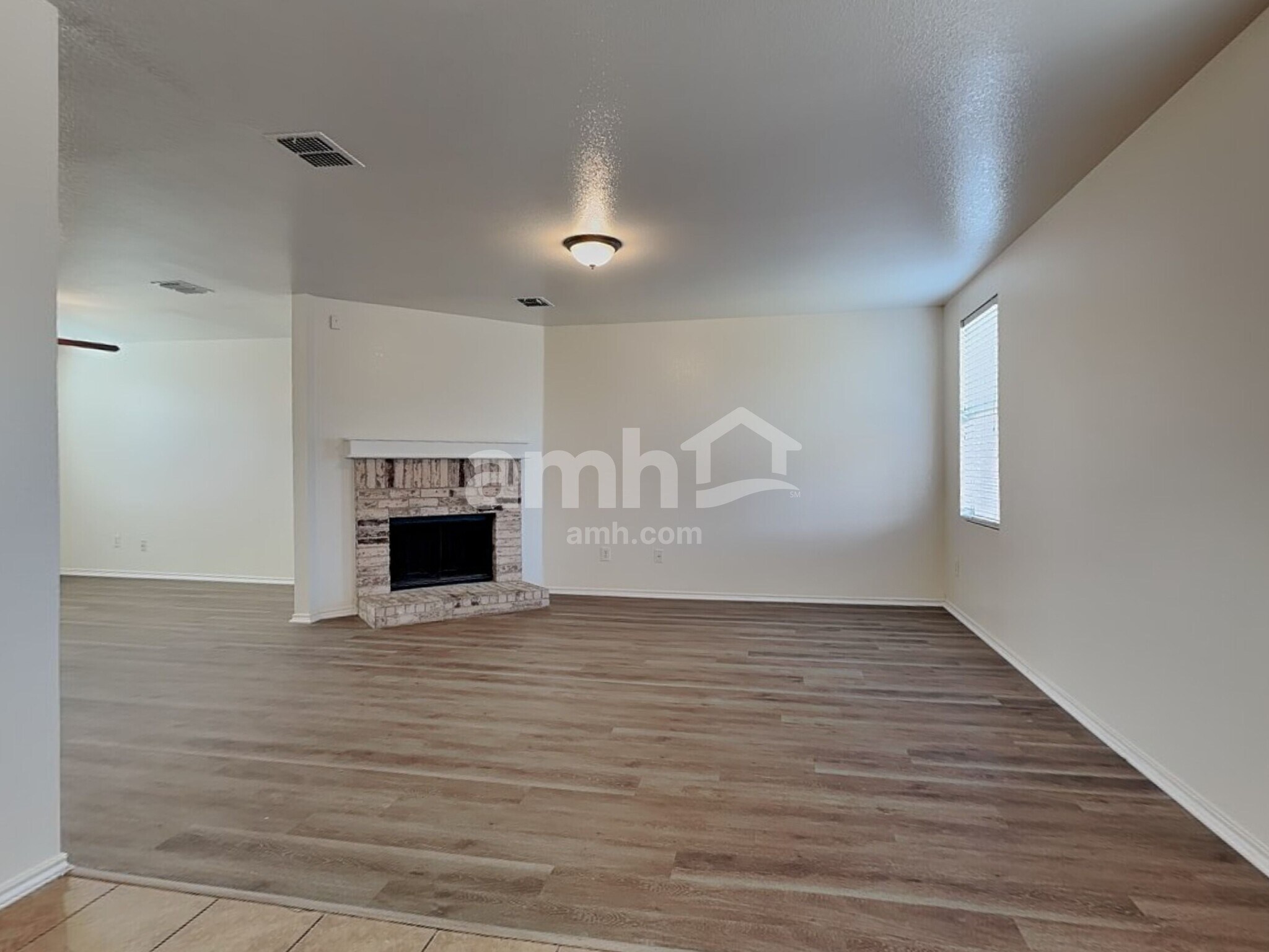 Building Photo - 10616 Park City Trl