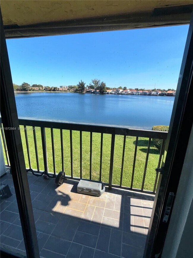 Building Photo - 6715 W 26th Dr