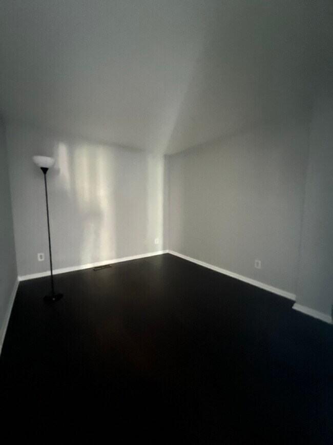 Building Photo - 183 Livingston Pl