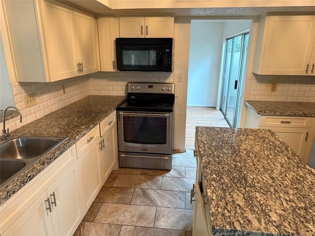 Building Photo - 12800 Briar Forest Dr