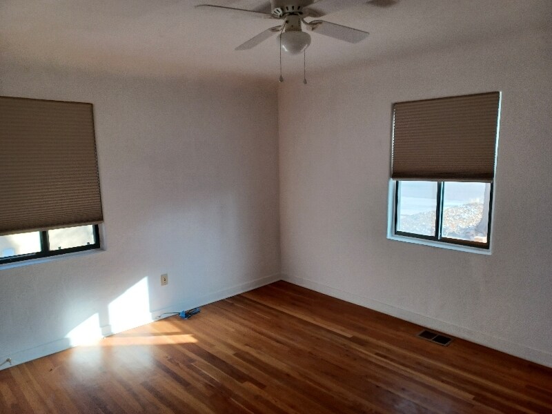 Building Photo - 3009 Delano Pl NE