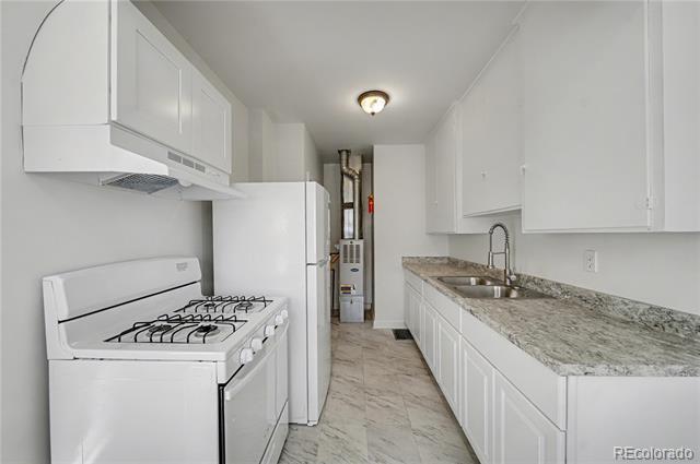 Building Photo - 628 Strong St