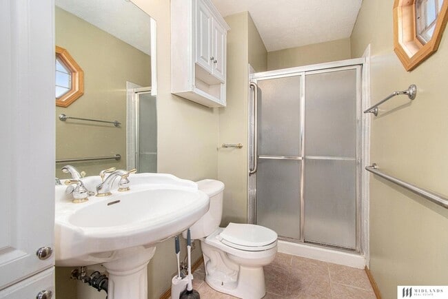 Building Photo - 15201 Greene Ave