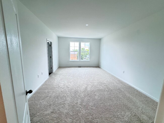 Building Photo - 3140 Eton Pl