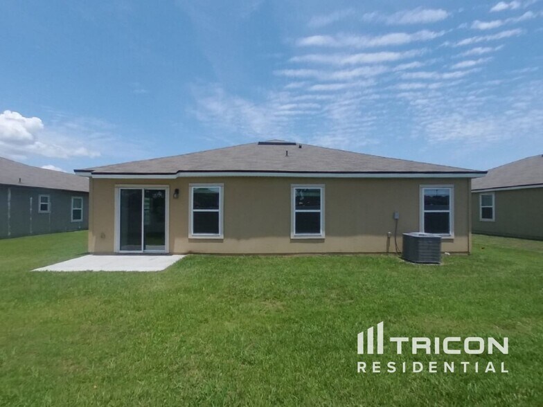 Building Photo - 2072 Pebble Point Dr