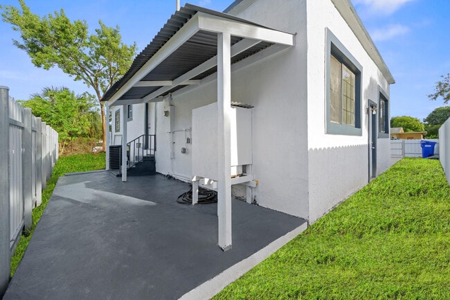 Building Photo - 1797 St