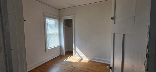 Building Photo - 3059 N Frederick Ave