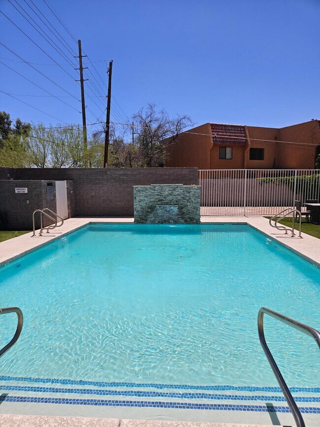 Building Photo - 7981 E Wilshire Dr