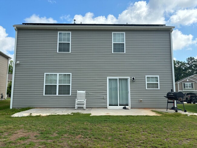 Building Photo - Room in Single Family Home on N Great White Way