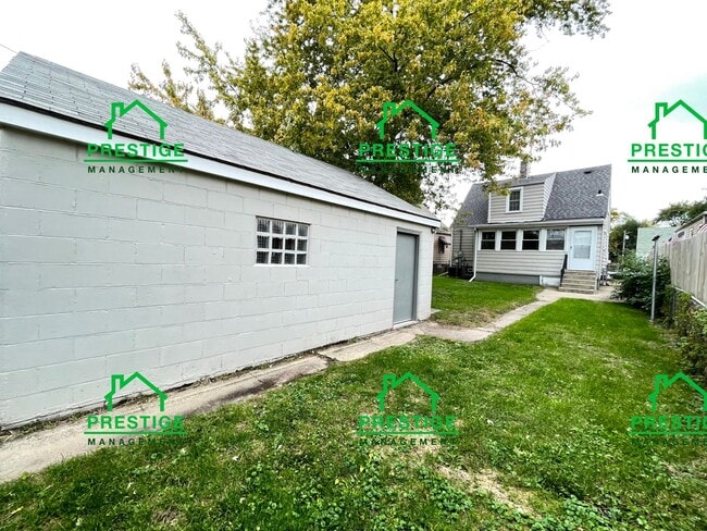 Building Photo - 3 Bedroom House in Hammond