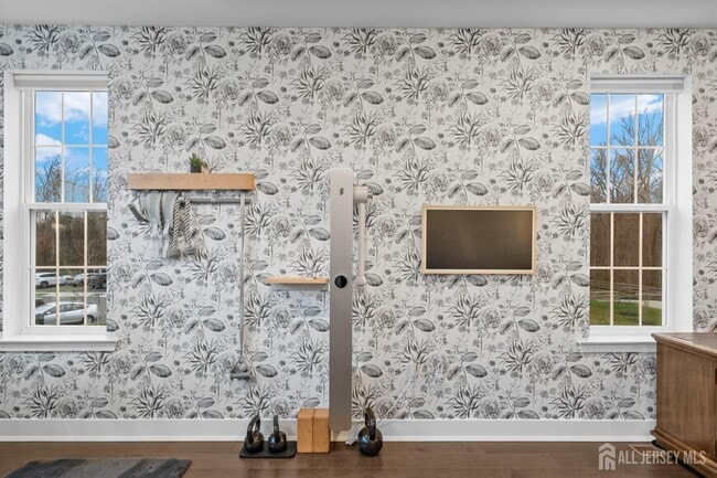 Building Photo - 1901 Swales Ct