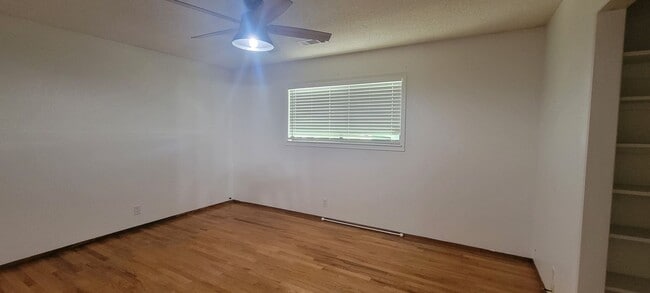 Building Photo - 21855 Belmont Dr