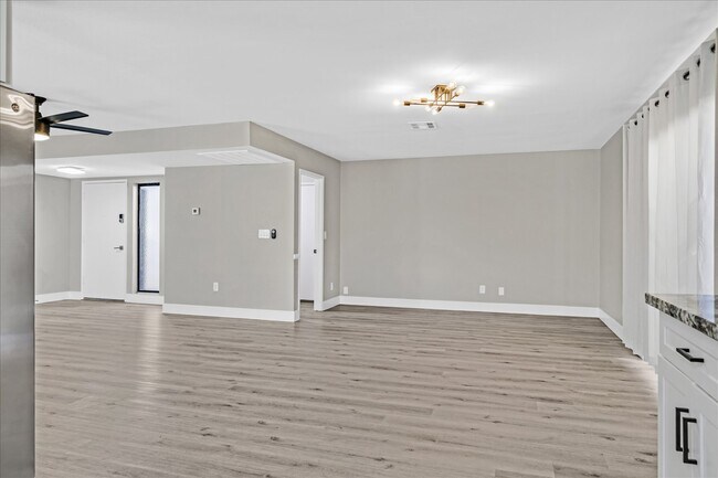 Building Photo - 3849 Boca Chica Ave