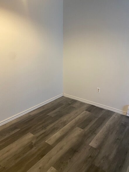 Building Photo - 590 Logan St