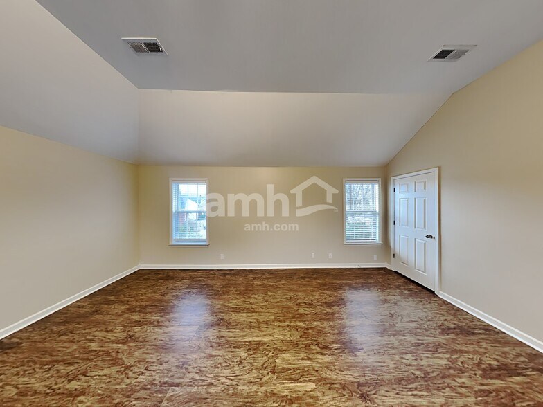 Building Photo - 4012 Wellington Ct