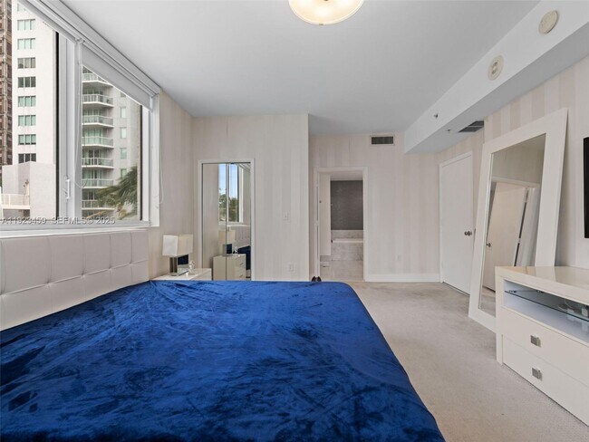 Building Photo - 253 NE 2nd St