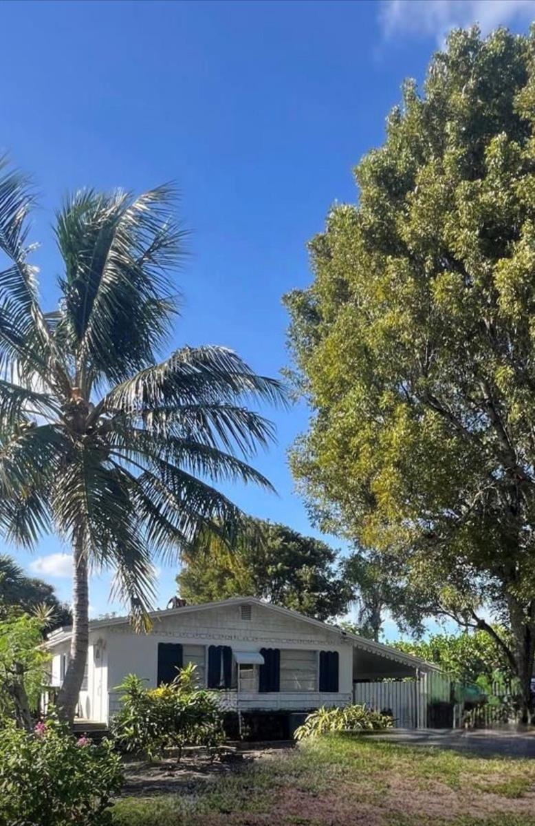 Building Photo - 700 N Hepburn Ave