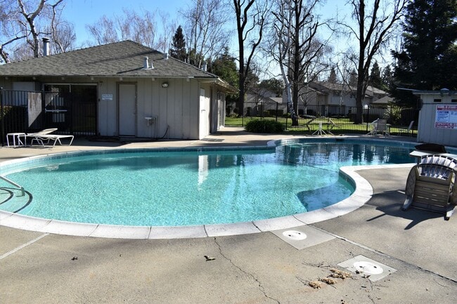 Building Photo - 422 Florin Rd