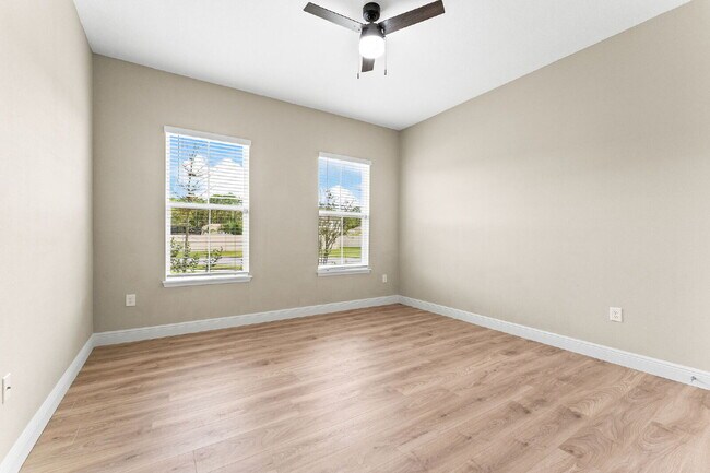 Building Photo - Spacious 4-Bedroom Home with 3 Full Baths ...