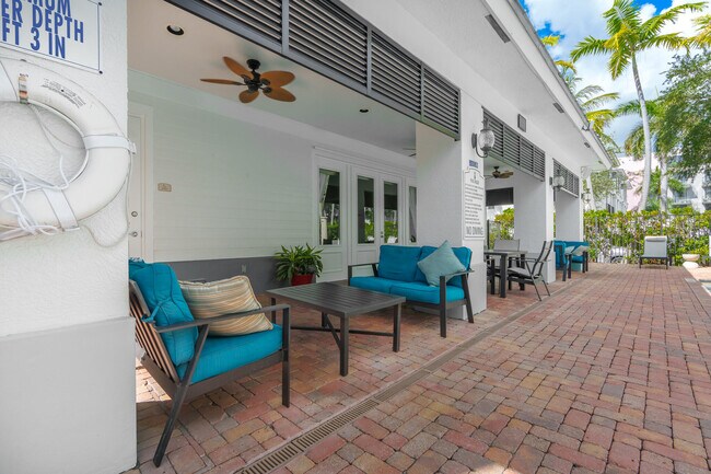 Building Photo - 250 NE 3rd Ave