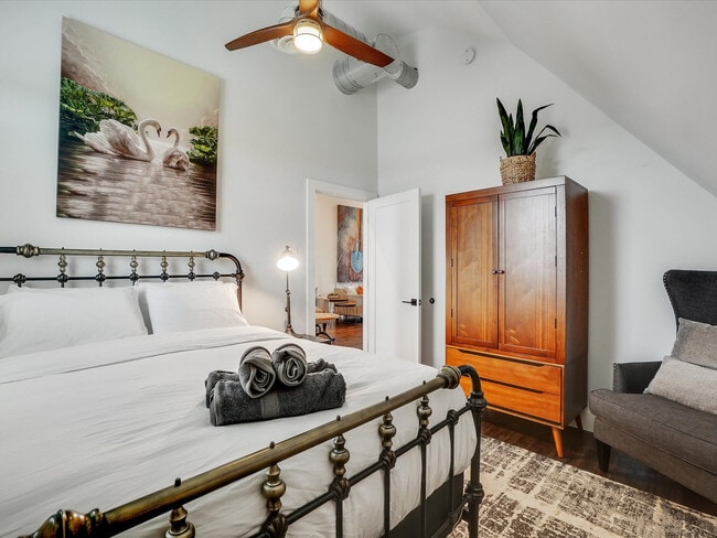 Building Photo - 1400 Shadow Brook Trail