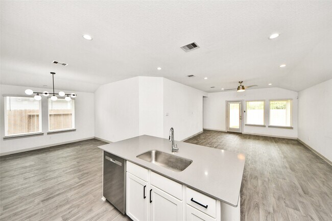 Building Photo - 12918 Wempe Wy
