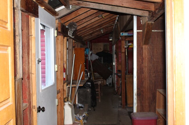 Building Photo - 26481 Crystal Rd