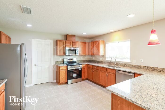 Building Photo - 217 Cezanne Cir