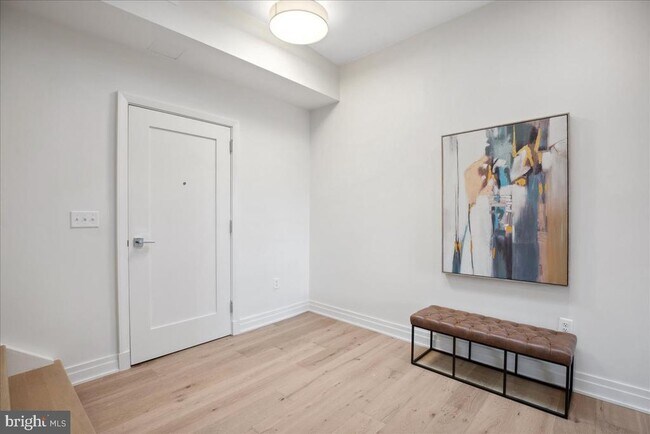 Building Photo - 923 V St NW