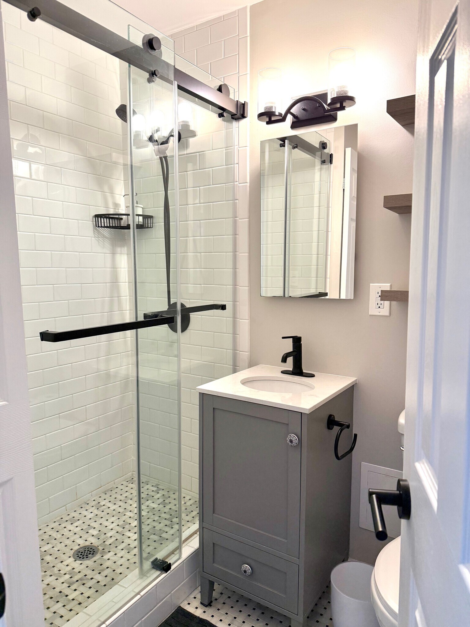 Master bath - 4466 W Pine Blvd